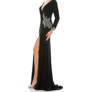 MAC DUGGAL SILVER FLORAL EMBELLISHED FAUX WRAP JERSEY GOWN in BLACK SIZE 6